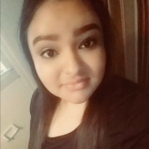 Meet your Posher, Jaquelin